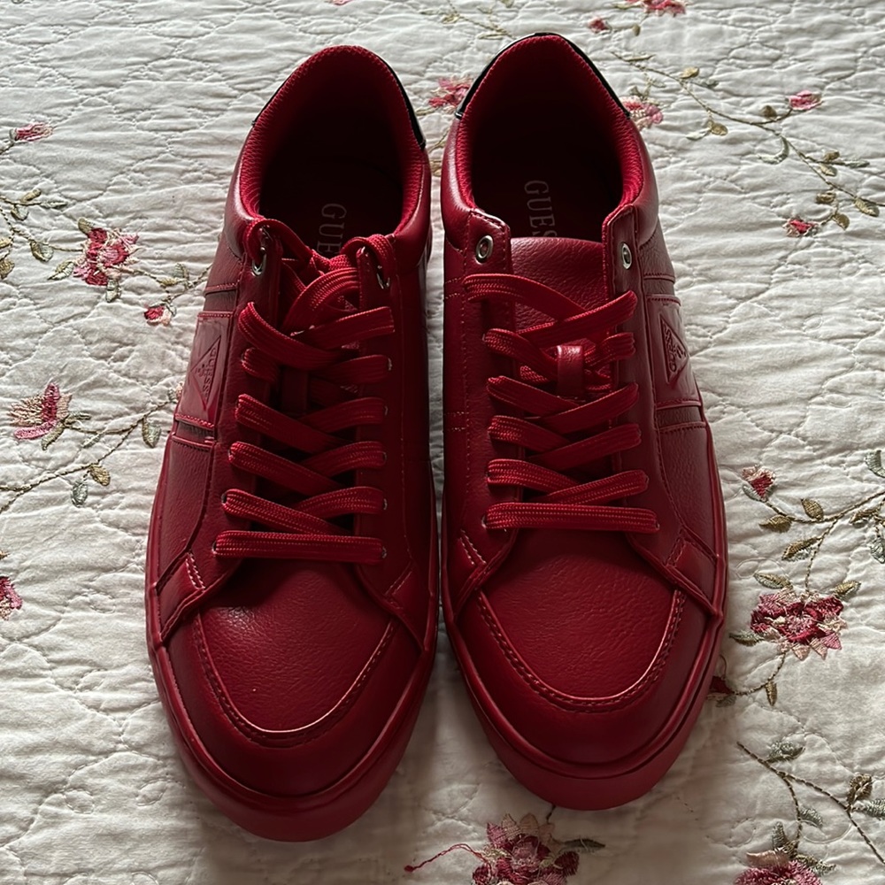 Men’s Shoes / Guess Shoes / Red